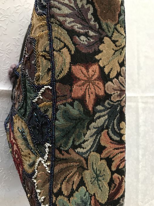 Geanta vintage cusuta cu margele