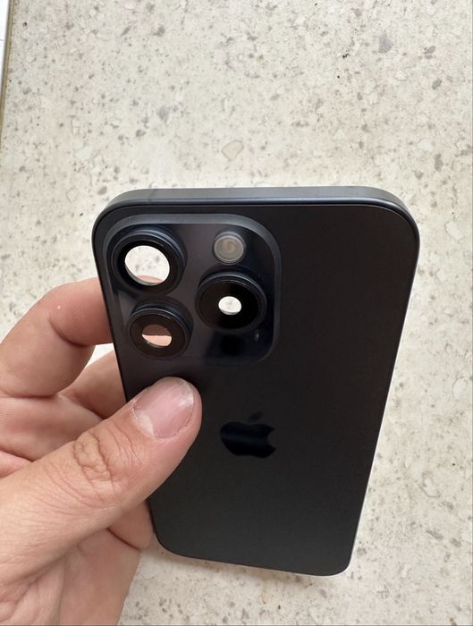 Carcasa iPhone 15 Pro Blue Titan, impecabila