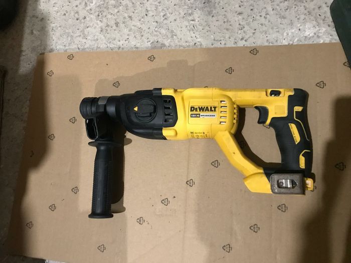 Rotopercutor Dewalt 18V DCH 033 Brusheless doar Corp