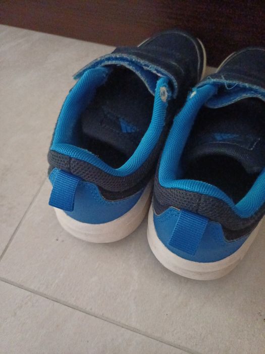 Маратонки  Adidas и ботуши