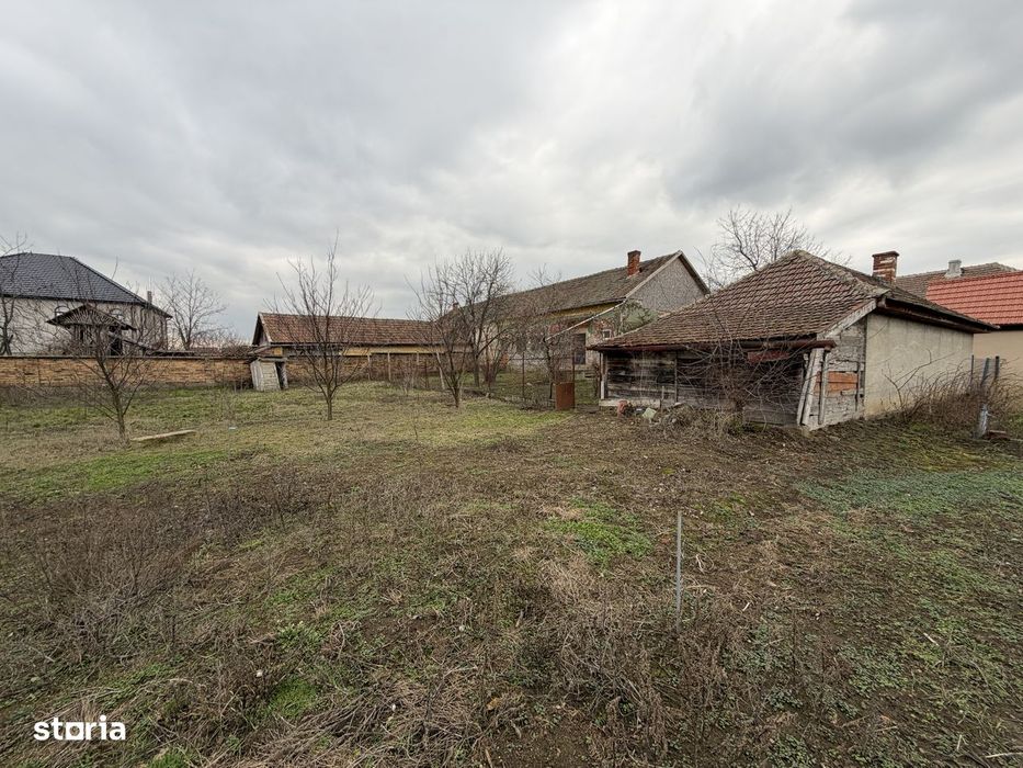 Casă de vânzare cu Teren4319mp PotențialViitorPozitieComercial Curtici