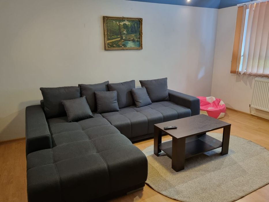 Închiriez  apartament
