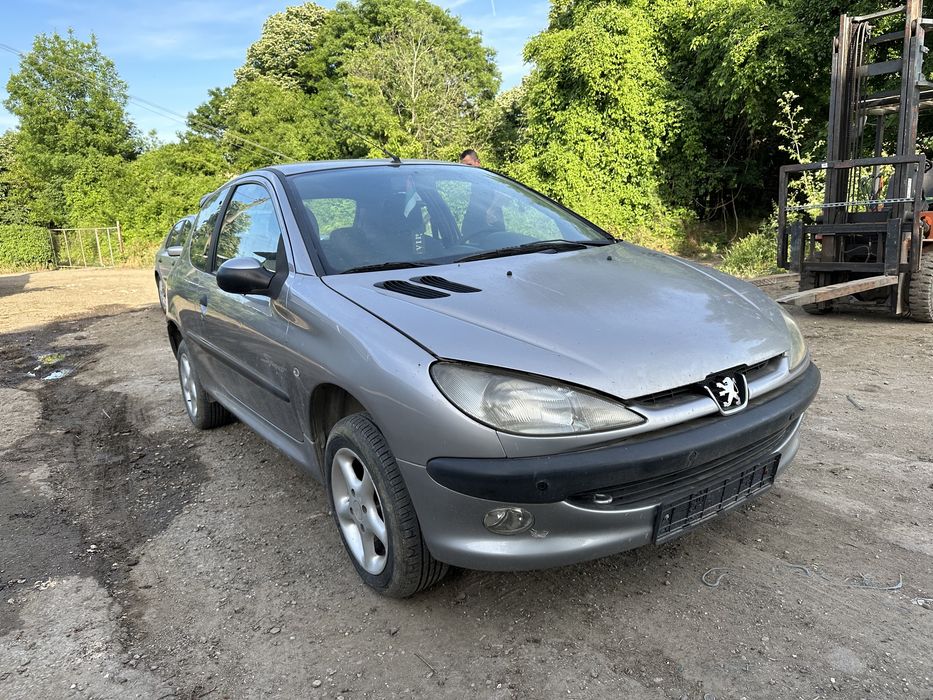 Peugeot 206 / Пежо 206 1.4i на части