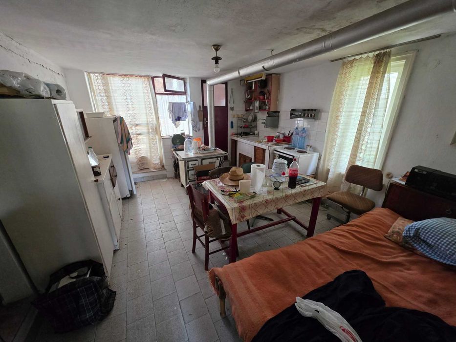 Продава се Къща в Търговище, Вилна зона - 80 кв.м за 542 €/кв.м - Снимка #2