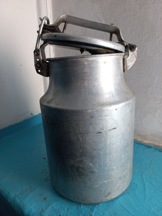 Срочно продам бидон