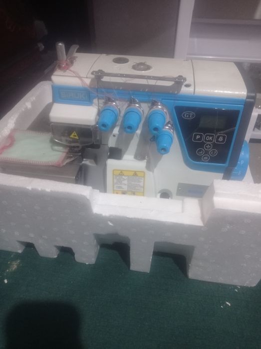 Янги оберлок холи ишламаган просто столини йиґиб ку́йганман