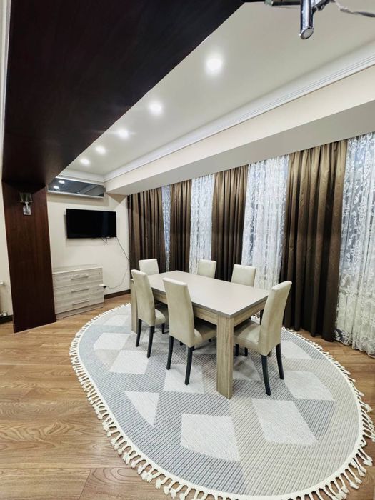 Ц-, дом справа от Ecorn, спец.план с лифтом Сдается на долгий срок.