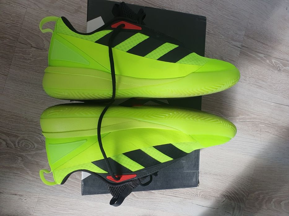 Маратонки Adidas Subzone