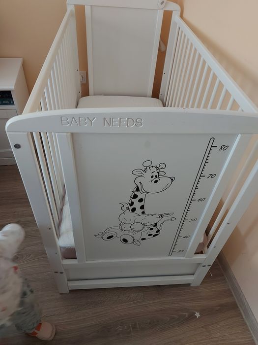 Бебешко легло от бор Baby needs с чекмедже