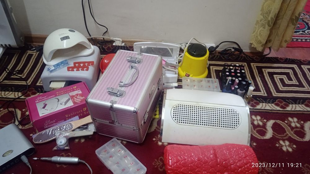 Goʻzallik saloni aparat uskunalari sotiladi