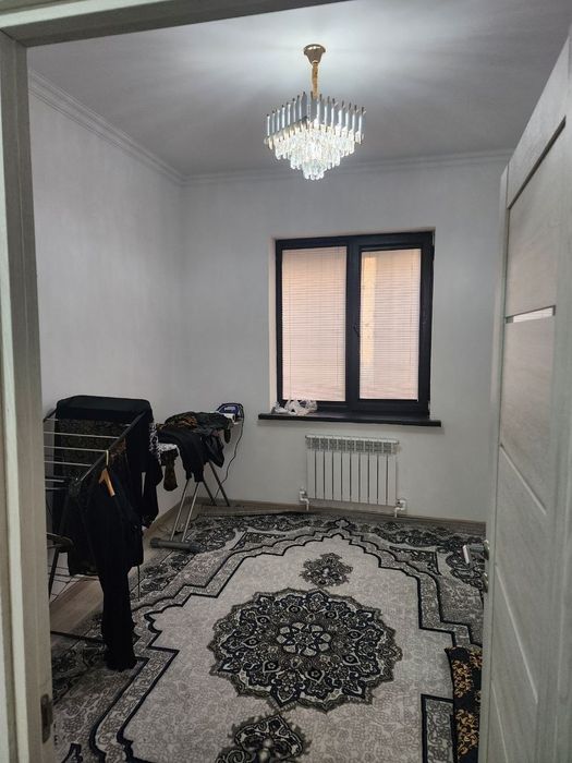 Sergeli yangi darxondan 3 xonali uy sotiladi