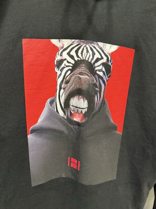 Уникален мъжки суитчър/худи/HUGO