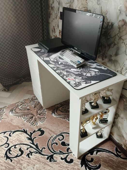 Продам столик 30000тг