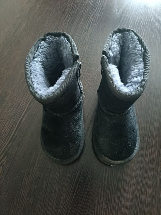 Продам  детские угги