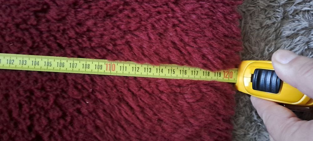 Covoraș oval ,visiniu