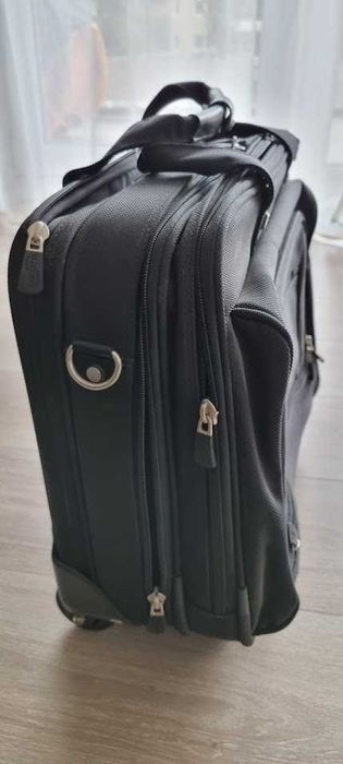 Troler/Geanta laptop Business 41cm Dicota, 14 - 15.6", Cu roti, Negru