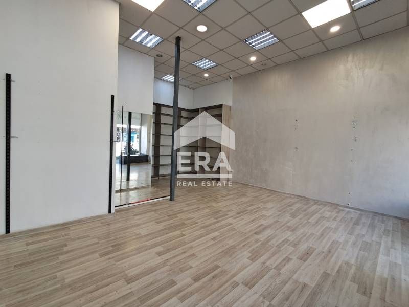 Дава се под наем Магазин в Варна, Център - 50 кв.м за 997.05 € - Снимка #3