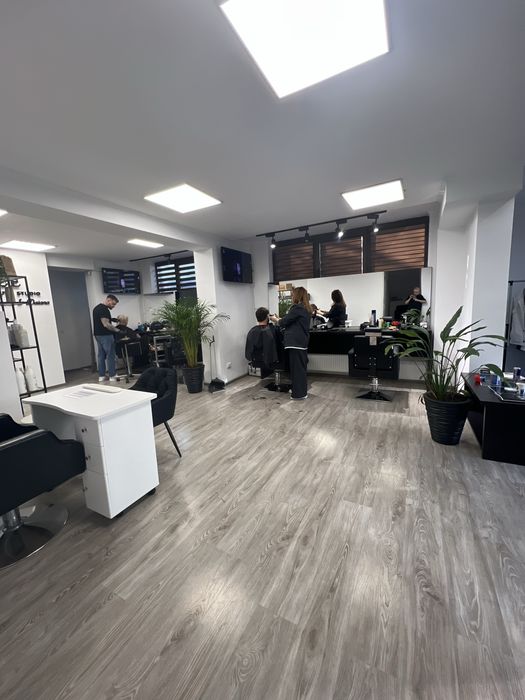 Inchiriere post coafor