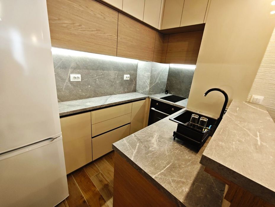 Дава се под наем Тристаен апартамент в София, Зона Б-18 - 65 кв.м за 598.23 € - Снимка #3