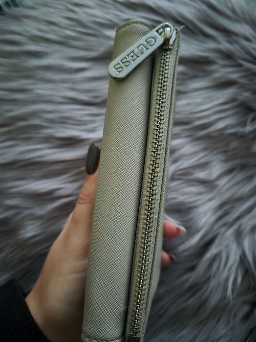 Дамско портмоне Guess