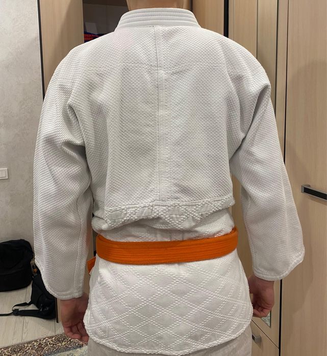 Пподам кимоно Adidas  размер 186