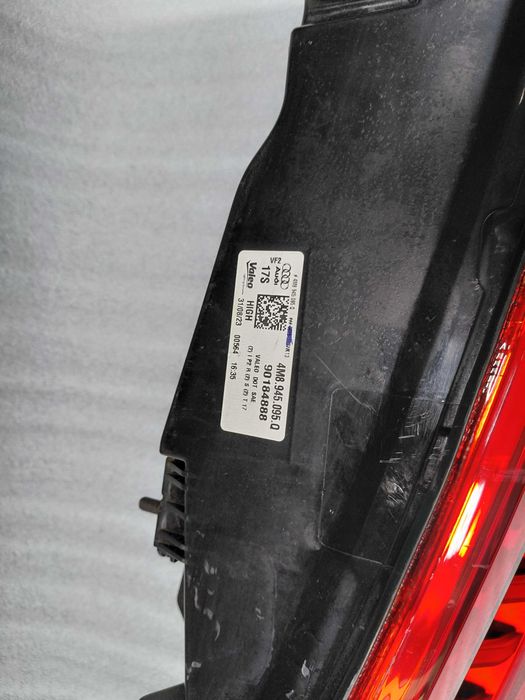 4M8945095Q Нов Стоп Matrix Audi Q8 SQ8 RSQ8 Ауди USA