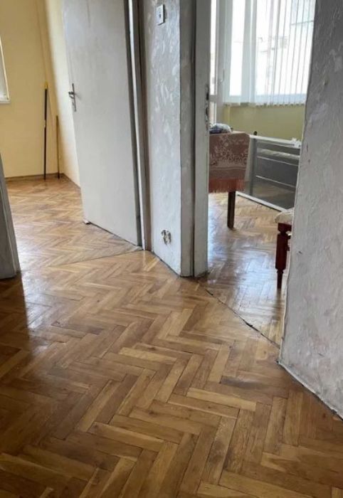 Продава се Тристаен апартамент в Пловдив, Южен - 86 кв.м за 742 €/кв.м - Снимка #3