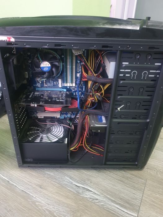 Vand unitate și monitor