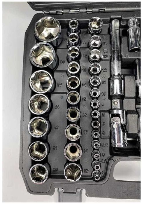 Набор инструментов ключей для автомобиля 121