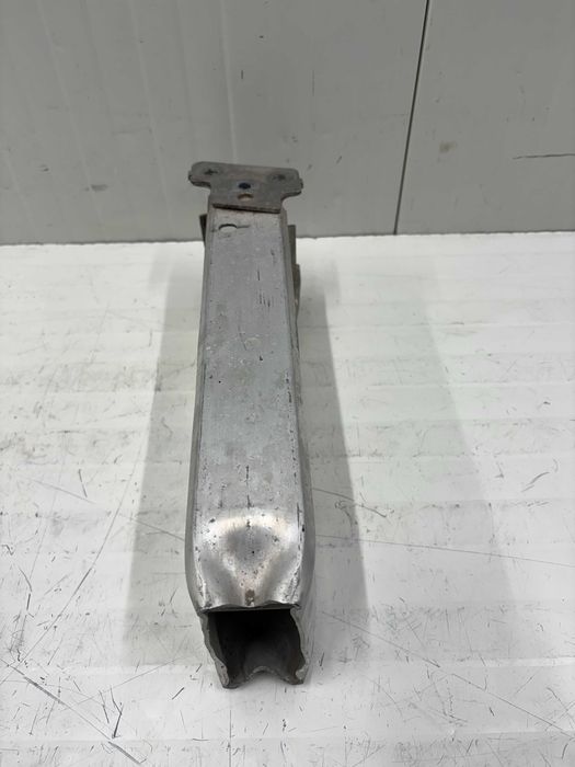 Десен буфер алуминива греда БМВ Ф20 БМВ Ф22 БМВ Ф30 БМВ Ф31