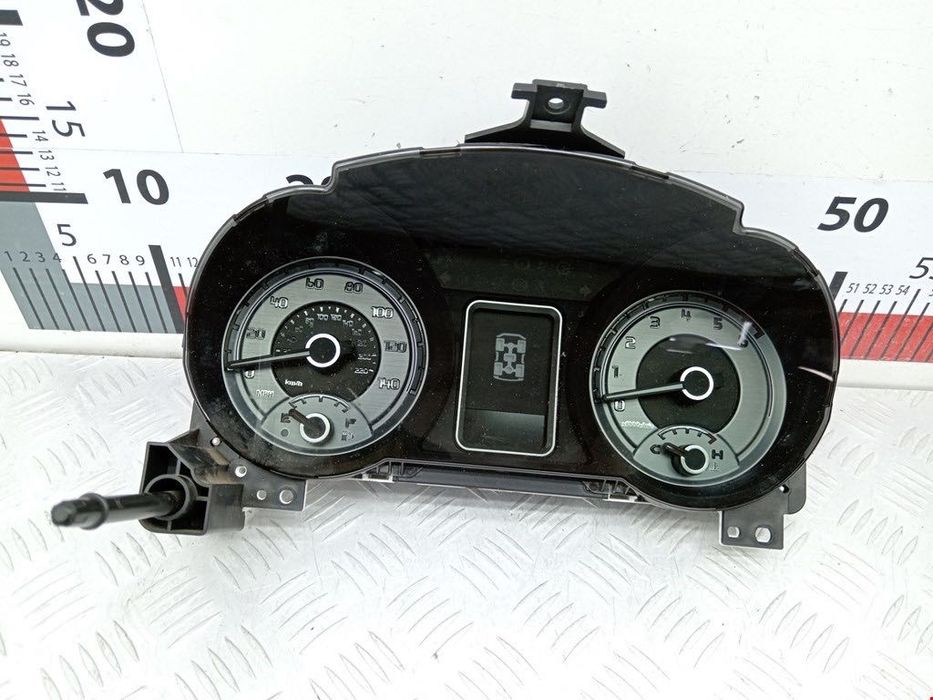 Щиток приборов на Pajero 4