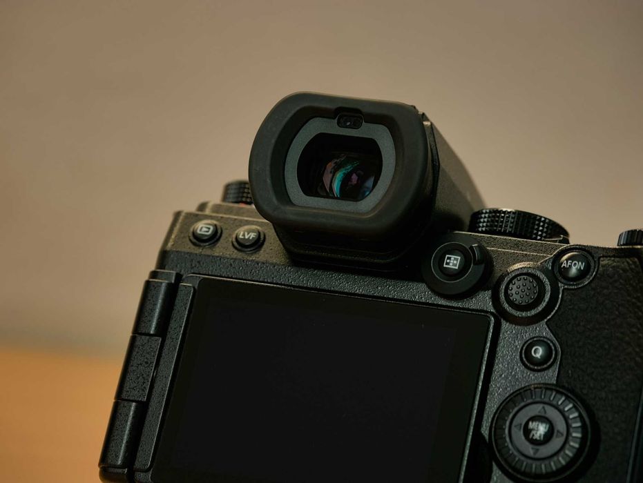 Panasonic Lumix G9II + 14-140 f3.5-5.6 II (Камера в много добро състояние / нов обектив)