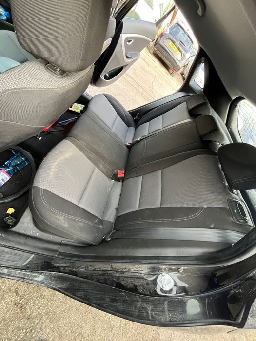 На части HYUNDAI i30 1.4 CRDi DOHC 16V 2012год бензин