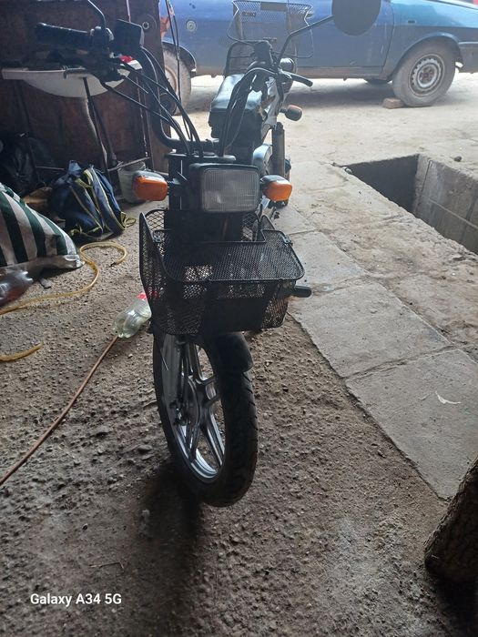 Vând schimb cu scuter