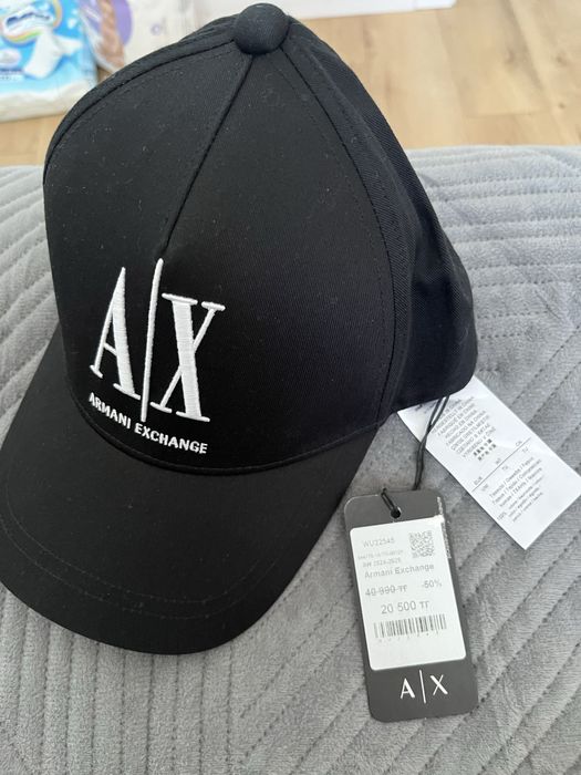 Новая кепка Armani Exchange