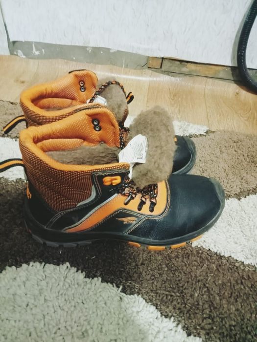 Продам страховачный ремень, и сапоги!