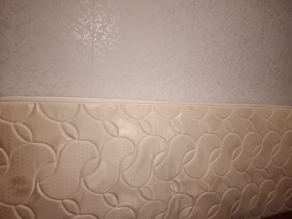 Продам кровать с матрасом