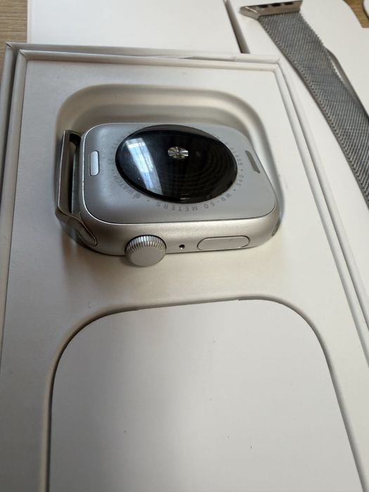 Apple Watch SE 2 44mm – Като нов, 100% Battery Health
