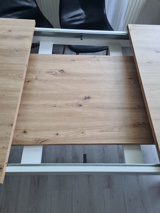 Masa extensibila 8 pers Mobexpert, 1200 lei neg.