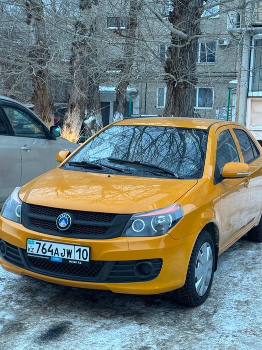 Продам машину Gelly GC6