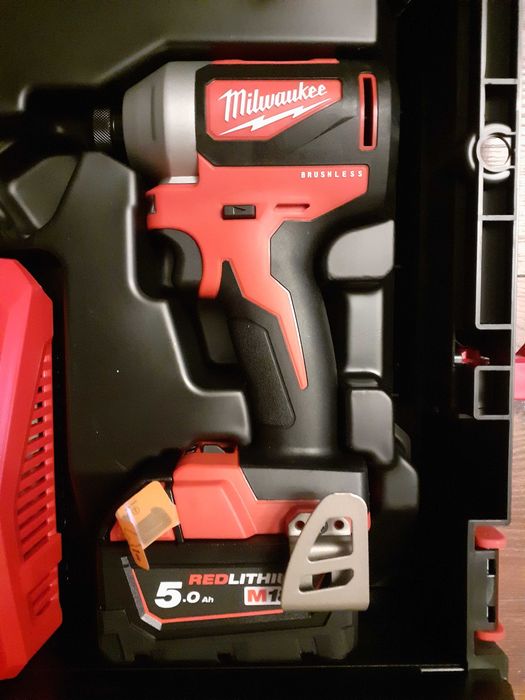 Vând set 2 filetante Milwaukee noi