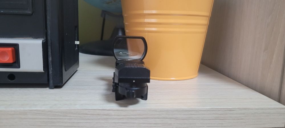 Red dot V4 за автомат. Перфектно състояние