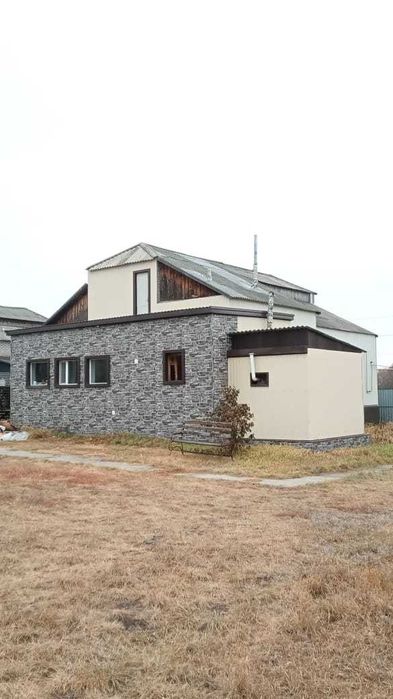 Продам комфортный дом в пригороде