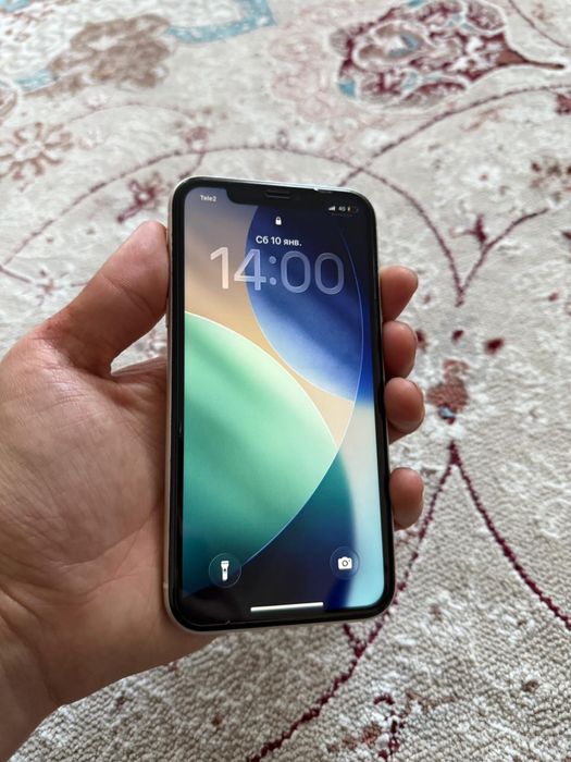 Продам Айфон 11 белого цвета