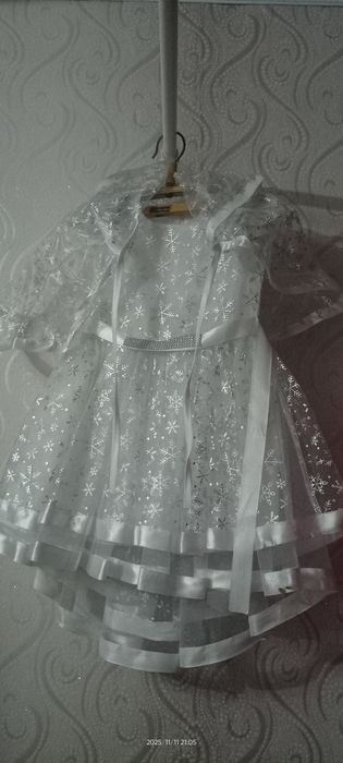 Продам детское новогоднее платье