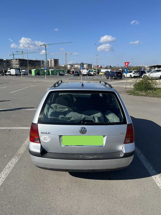 Vând Volkswagen Golf 4 Variant 1.9 TDI – 101 CP