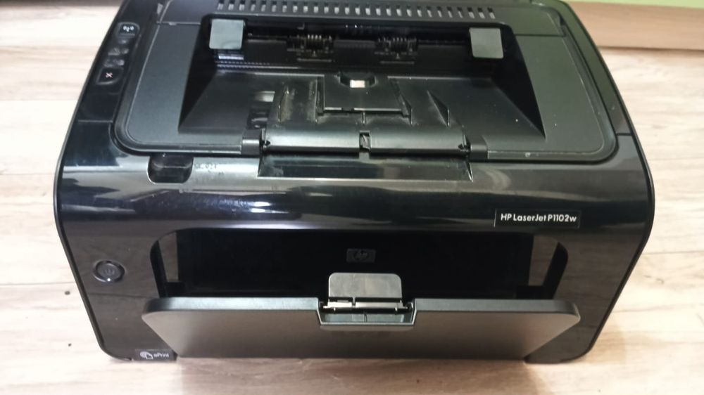 HP LaserJet P1102w