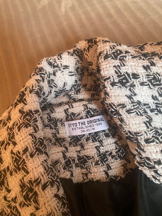 Дамско карирано яке