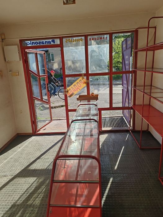 Магазин-гараж в центъра