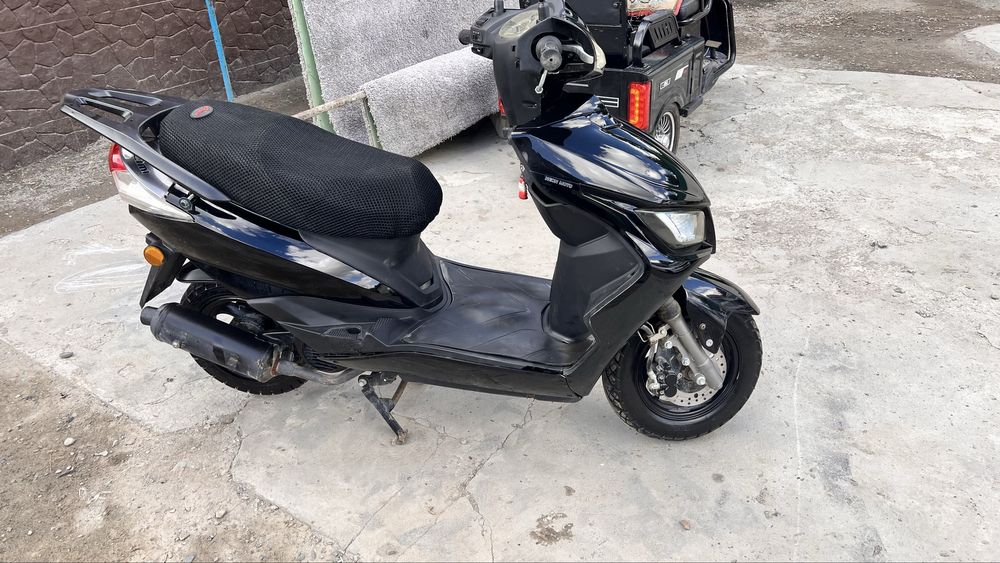 Продам скутер М8